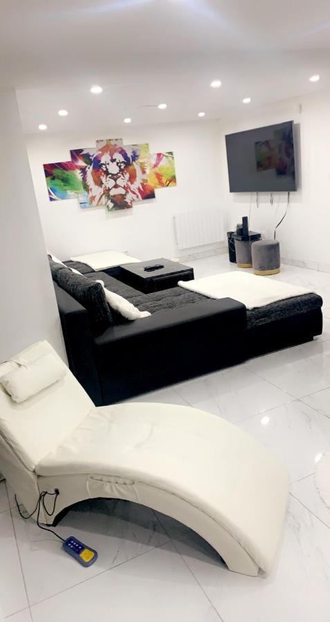 Love Room Givors Buitenkant foto